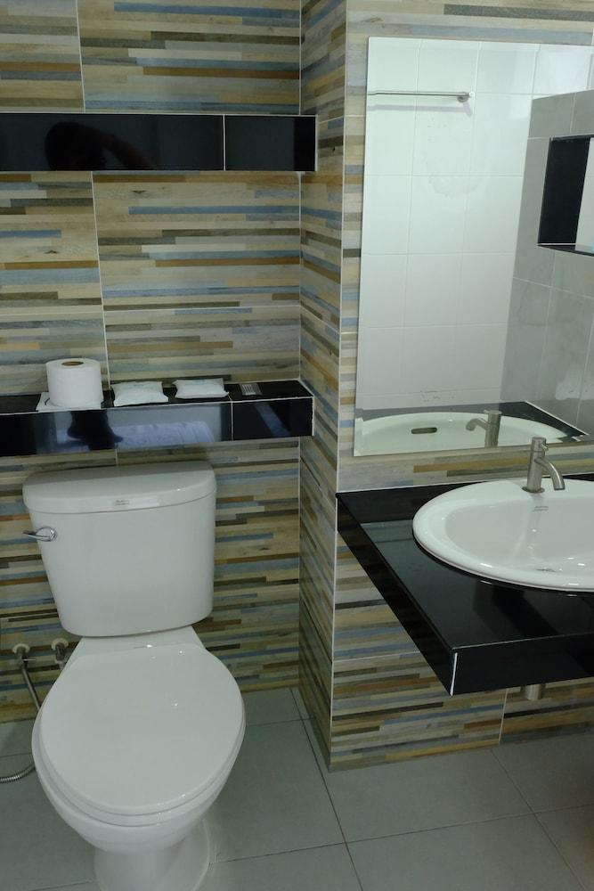 Charisma Residence Rayong Buitenkant foto